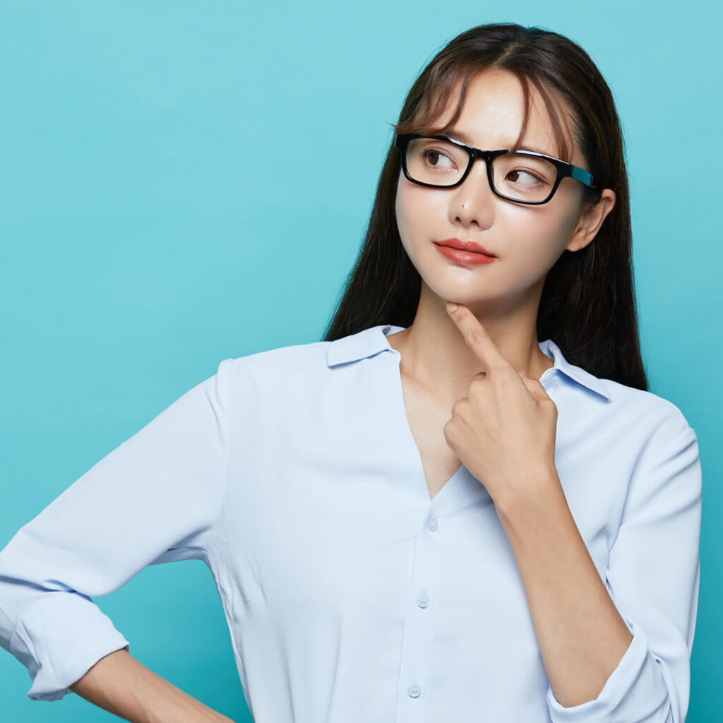 肋軟骨移植による鼻中隔延長はリスクについて説明している看護師